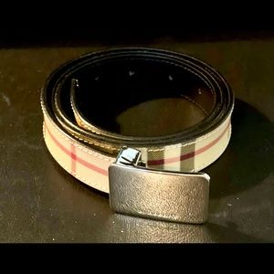 Burberry Vintage Check belt with silver buckle